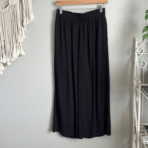 H&M Black Cropped Wide Leg Lightweight Flowy Pants - S